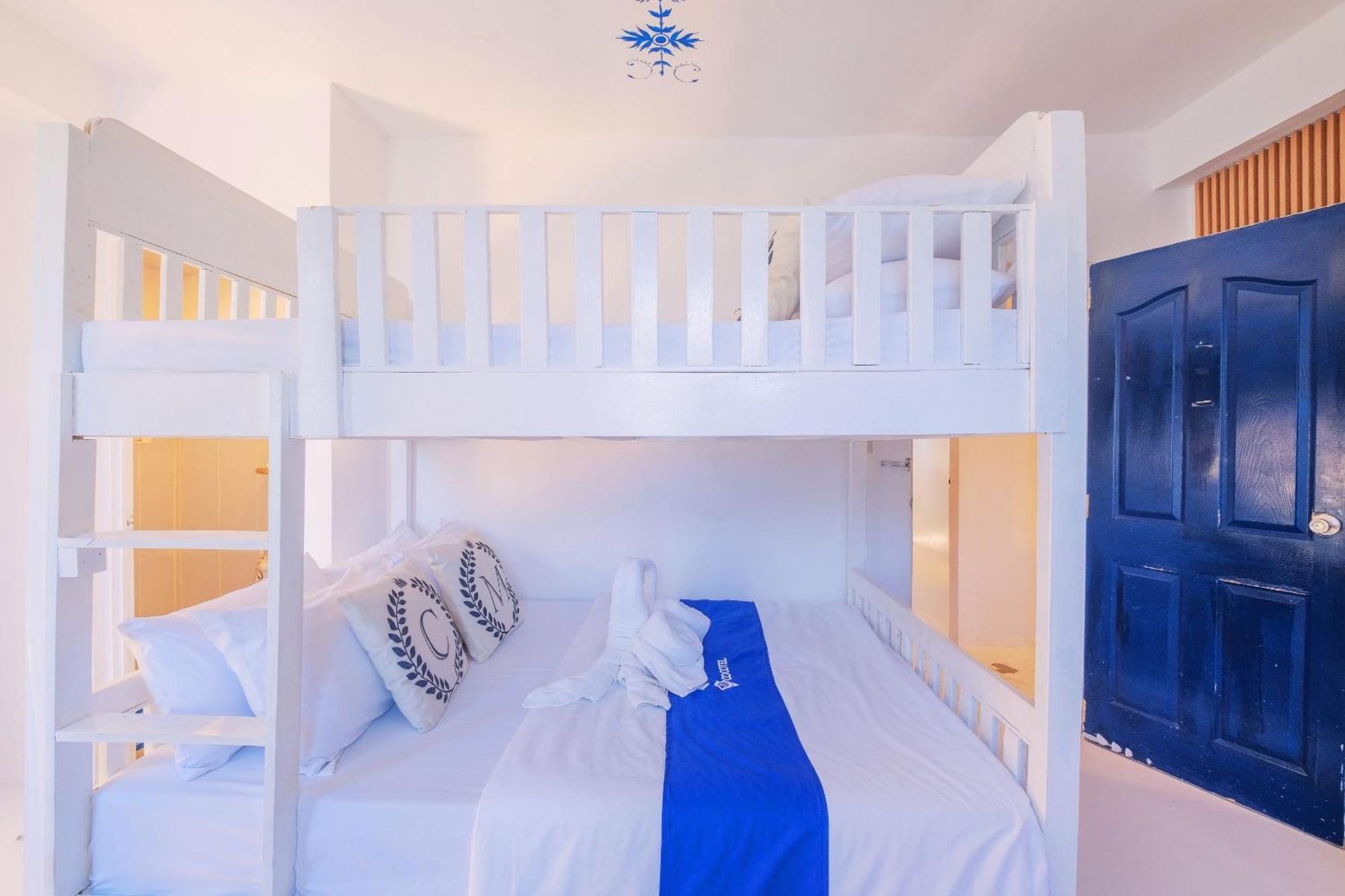 Club Monet Beachfront Resort By Cocotel Cabangan Room photo