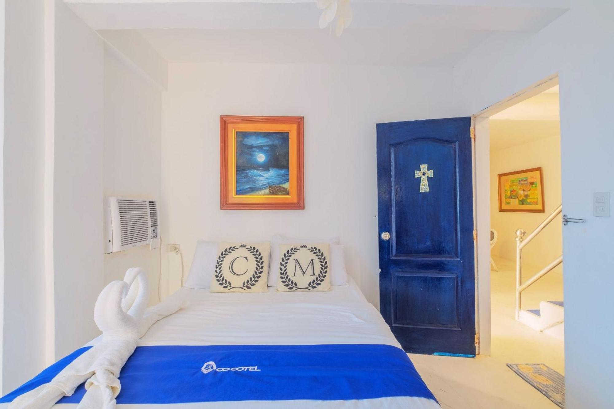 Club Monet Beachfront Resort By Cocotel Cabangan Room photo